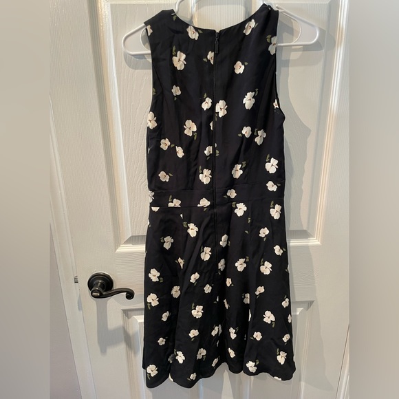 Cue Floral Printed Dress - Picture 3 of 8